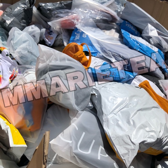 CUPSHE MYSTERY BOX! Includes THREE NEW swimsuits ❗️🚨 - Picture 2 of 11